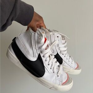 White and Black Nike Blazer 77 Jumbo Mid Size 8 Mens